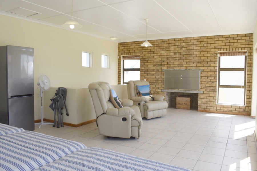 2 Bedroom Property for Sale in Struisbaai Western Cape